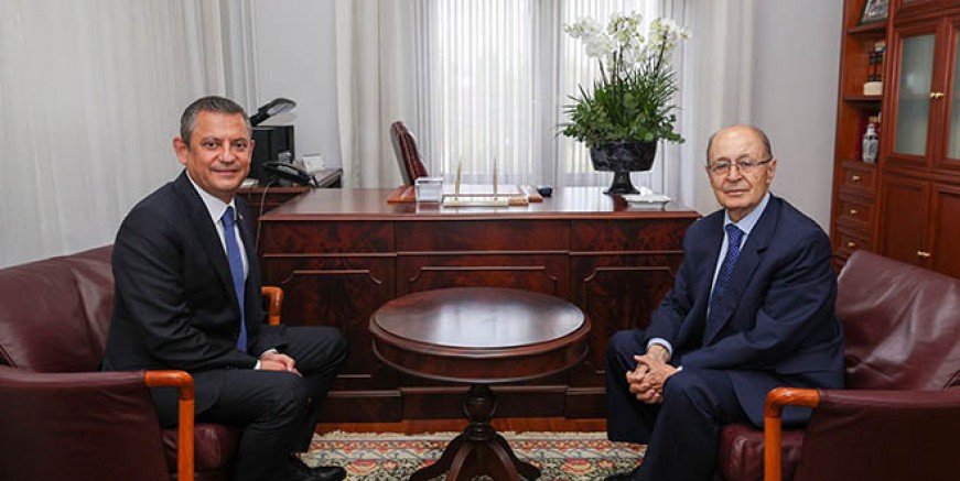 CHP Genel Başkanı Özel 10. Cumhurbaşkanı Sezer'i ziyaret etti