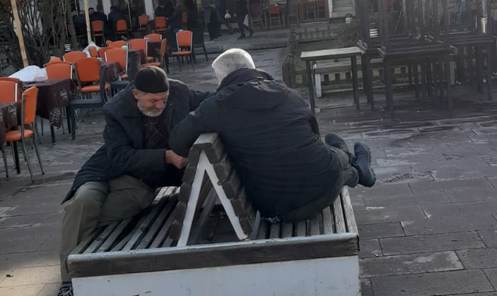Gümüşhane'de Soğuk Hava ve Ekonomik Kriz Vatandaşları Etkiliyor