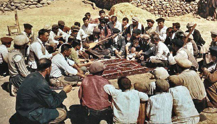 Ara Güler’in Kadrajında Aşık Veysel’i Duymak
