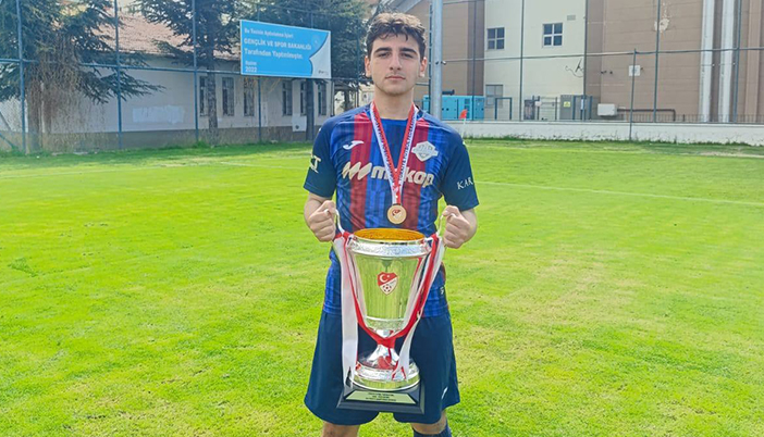 Emir Haktan Kurt’tan U-14 Türkiye Şampiyonluğu