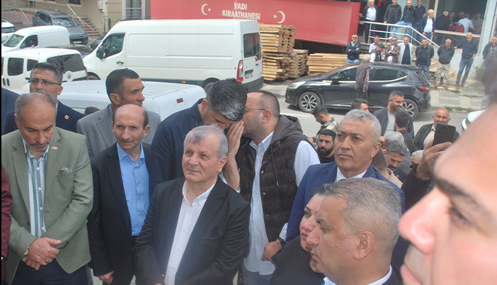 CHP’li İsimlerin Açılışta Yoğun Gündemli Diyaloğu Dikkat Çekti