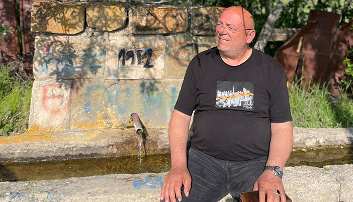 73 Yıllık Çeşmenin Başında Dinlendi: Necati Yılmaz, Bayram Tatilini Çağıl Köyü’nde Geçirdi