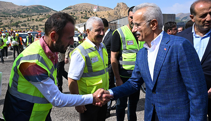 Uraloğlu: Kop Tüneli Bölgeyi Daha Güvenli, Hızlı ve Konforlu Ulaşıma Kavuşturacak