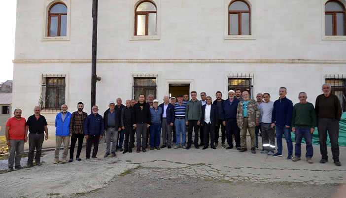 Orada Bir Köy Var Uzakta: Vali Baruş Vatandaşlarla Buluştu