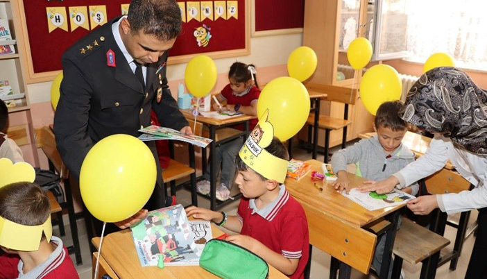 İl Jandarma Komutanlığından Tekke İlk ve Ortaokuluna Ziyaret
