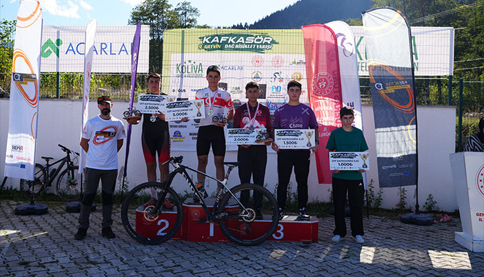 Gümüşhane’nin Genç Pedalları Kafkasör’de Tarih Yazdı