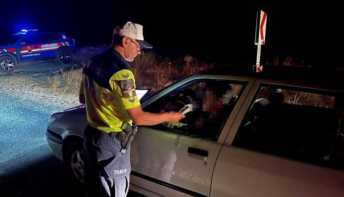 Trafik Jandarmasından Sıkı Denetim ve Bilgilendirme Çalışmaları