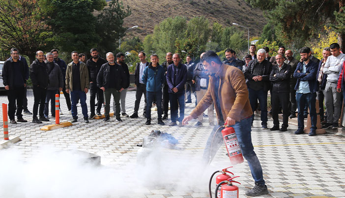 Gümüşhane Üniversitesi’nde Yangın Söndürme Eğitimi ve Tatbikatı