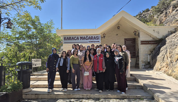 Misafir Öğrenciler Gümüşhane’yi Keşfetti: Torul Cam Teras ve Karaca Mağarası Gezisi
