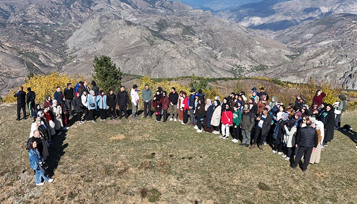 Gençlerle Doğada Buluşma: Gümüşhane’de “Sonbahar Yürüyüşü” Gerçekleştirildi