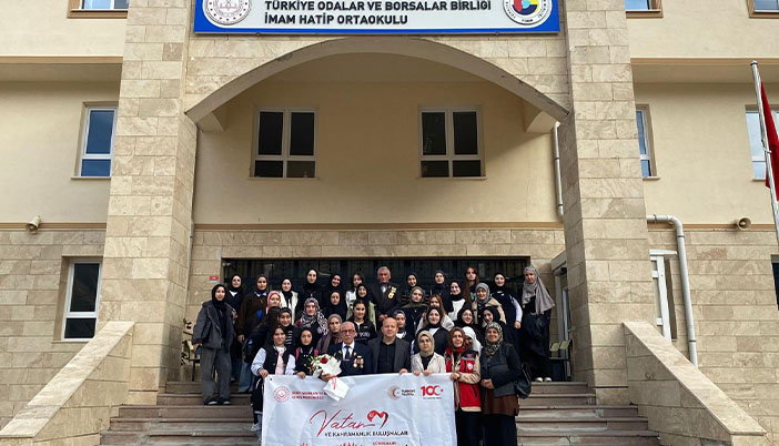 Kıbrıs Gazileri Öğrencilerle Buluştu: Vatan Sevgisi, Genç Yüreklerde Yankılandı