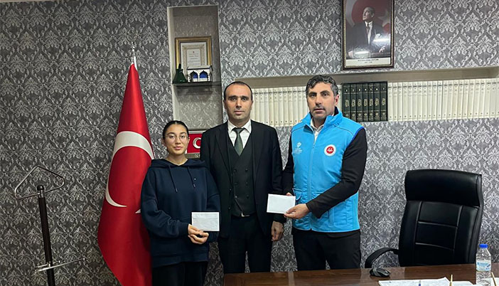 Koca Yürekli Hümeysanur: Bursunu Filistin’e Bağışladı