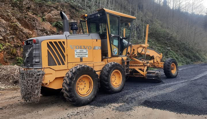 Trabzon Büyükşehir’den Eynesil Belediyesine Greyder Hibesi