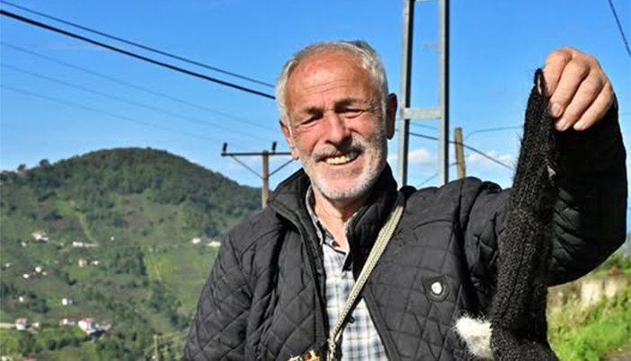  74 Yaşındaki İdris Sağlam, Hem Ustalığı Hem Fedakârlığıyla Örnek Oluyor