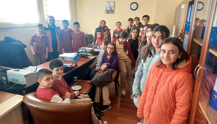 Dumlupınar Ortaokulu Öğrencilerinden Sosyal Hizmet Merkezine Eğitim Ziyareti