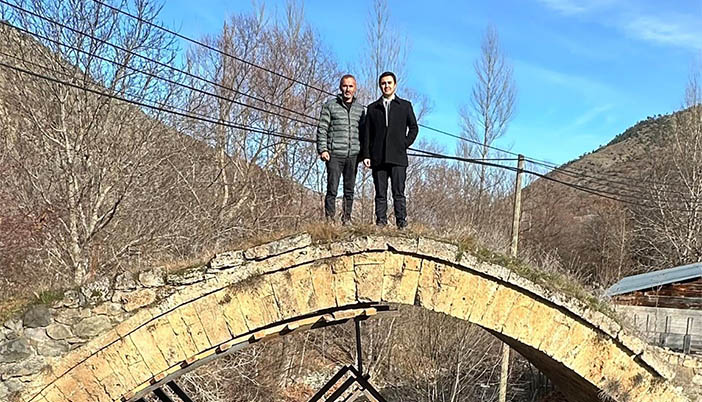 Torul Yıldızeli Köyü’ndeki Tarihi Köprüde Onarım Çalışması Başladı