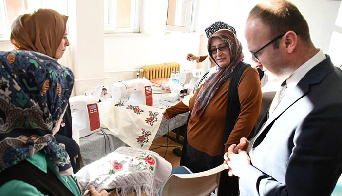 Alucra’da Kadınlar Üretiyor: Halk Eğitim Merkezindeki Çalışmalar Yakından İncelendi