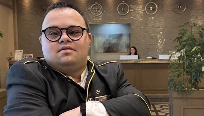 Zonguldak’ta Down Sendromlu Emre’nin Çalışma Azmi Takdir Topluyor