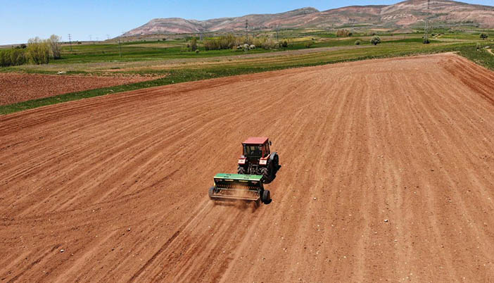 Kuraklık Kelkit Ovasında Üretimi Vurdu: 2026 Tarım Takvimi Belirsiz Başlıyor