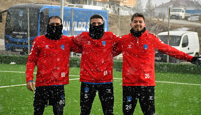 Şiran Yıldızspor, Batlamaspor Maçı Hazırlıklarını Soğuk Havada Sürdürdü