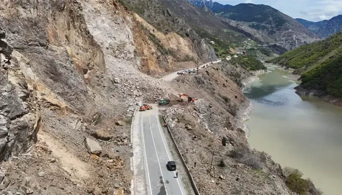 Gümüşhaneli Ne Diyor? Torul–Tirebolu Yolu Çilesi: Hizmetin Siyasetle İlgisi Olmaz