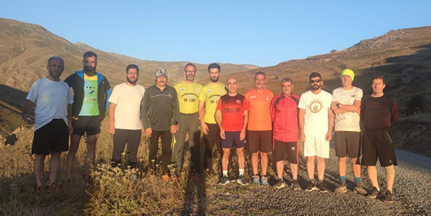 2400 metre rakımda İstanbul maratonuna hazırlanıyorlar