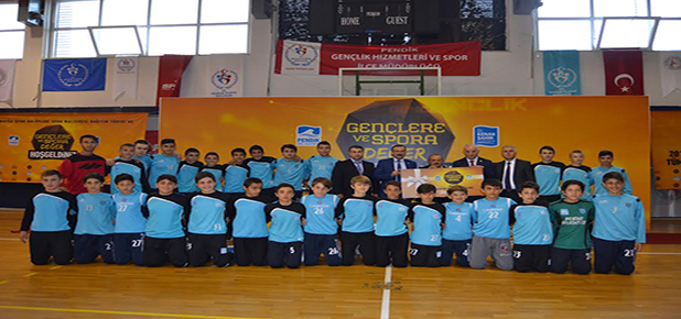 Amatör spor kulüplerine Pendik Belediyesinden destek