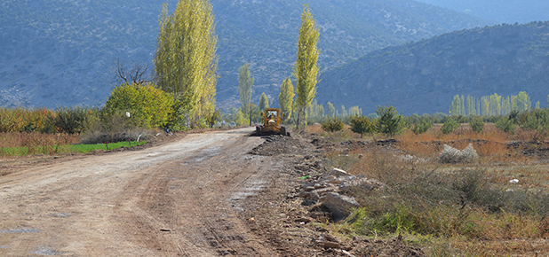 Antalya’nın Elmalı Kuzuköy-İmircik yolu asfalta hazırlanıyor