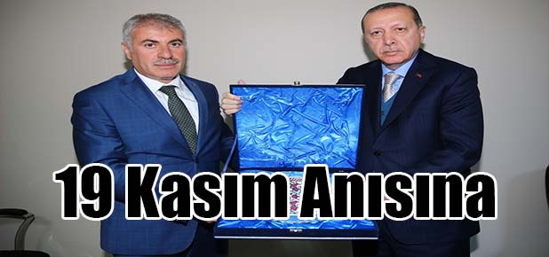 Cumhurbaşkanı Erdoğan’dan Başkan Memiş’e Plaket