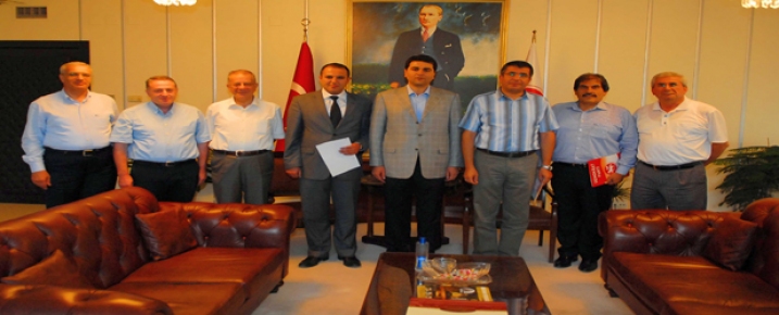 Demokrat Parti’ye katılımlar sürüyor