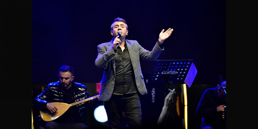 Onur Akgül: Eğlenmesini bilen eğleniyor