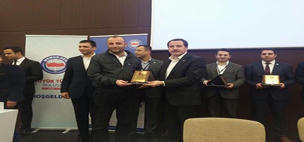 Genç Memur-Sen Gümüşhane İl Başkanı İsa Aslan’a Plaket