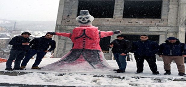 Gümüşhane’de İş Yapamayan Esnaf Kardan Adam Yapıyor