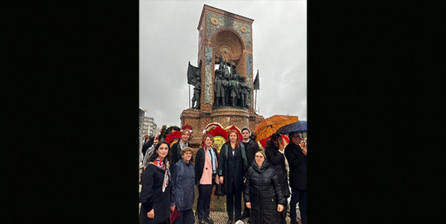 Gümüşhaneli Avukat cüppesini giydi Taksim’e koştu