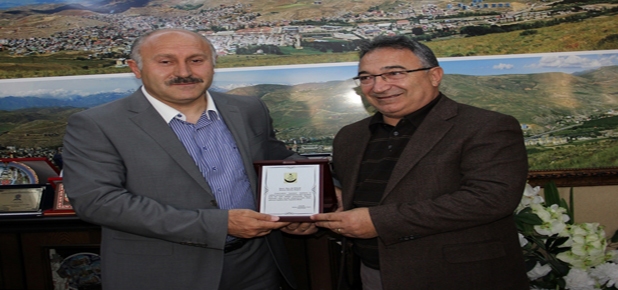 Müs-Der'den Belediye Başkanı Polat'a Şükran Plaketi