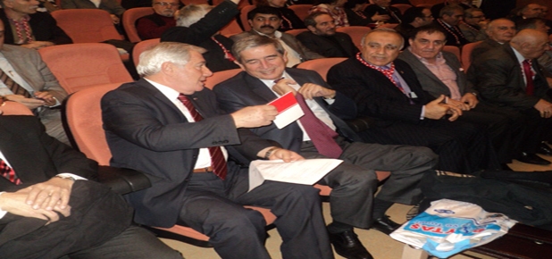 Öymen’e yeni anayasa kitapçığı