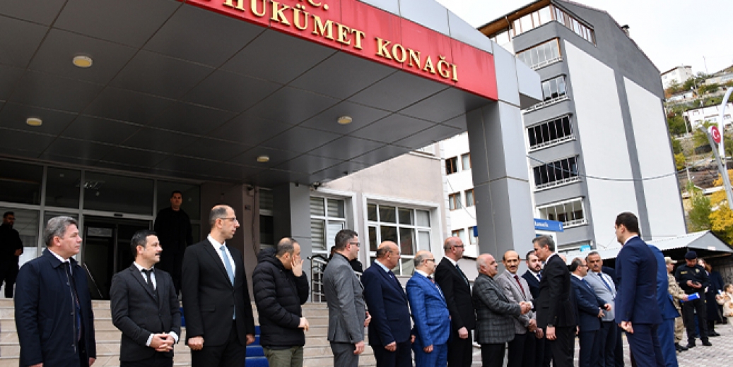 Vali Baruş Torul'da
