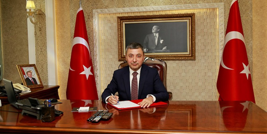 Vali Tanrısever'in Berat Kandili mesajı