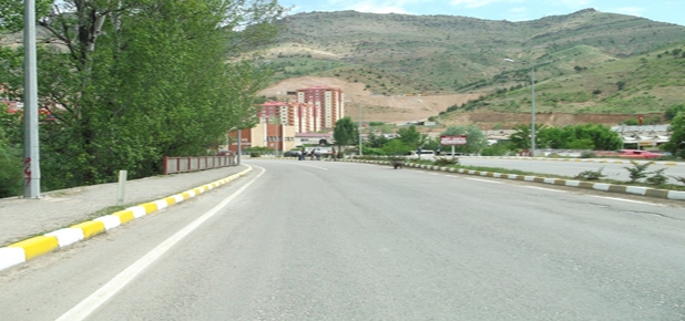 Yol yapım çalışmaları Bağlarbaşı'nda devam ediyor